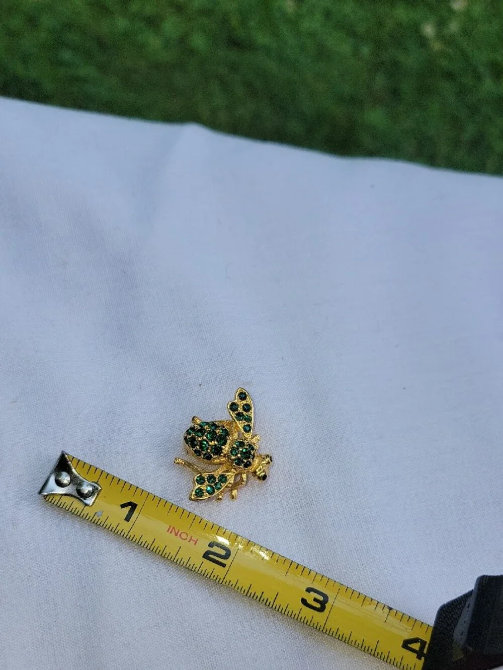 Vintage Joan Rivers Gold Tone Bee Brooch with Green Crystals